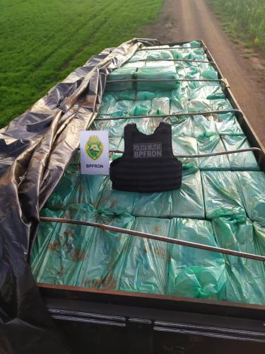 BPFron faz apreensão de R$ 1,1 milhão em cigarros contrabandeados no Oeste do estado