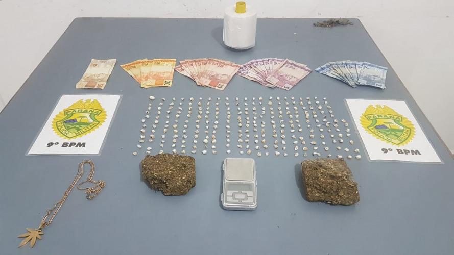 PM apreende adolescente com drogas em Guaratuba, no litoral do Paraná