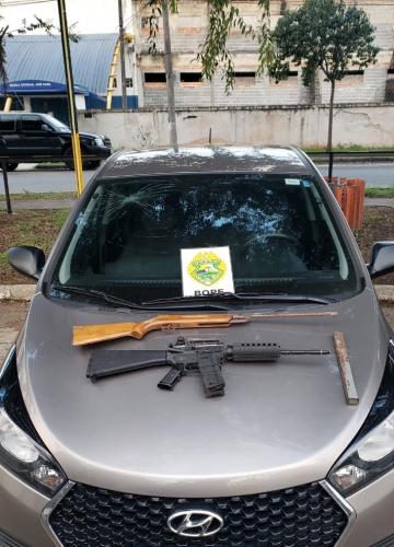 BOPE apreende arma de fogo, simulacro e recupera veículo roubado em Curitiba, na Capital do estado