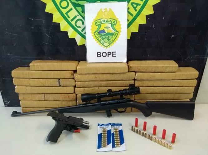 Em Curitiba, BOPE apreende duas armas de fogo e maconha durante ação policial