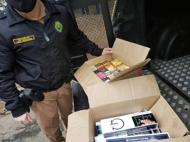 AIFU apreende cigarros e essências de narguilé contrabandeados em distribuidora do Pilarzinho, na Capital