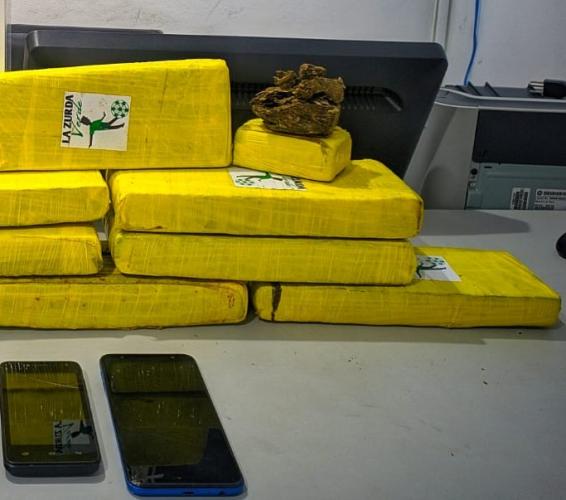 Dois homens e uma adolescente são encaminhados e mais de seis quilos de maconha são apreendidos pela PM em Araucária, na RMC