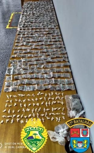 Na RMC, PM prende três pessoas e apreende mais de 400 porções de maconha e crack