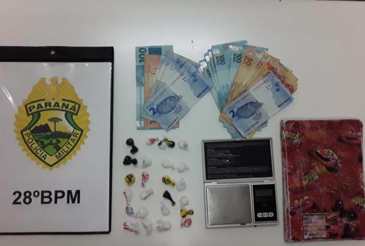 PM cumpre Mandado Judicial e prende duas pessoas e apreendem drogas e dinheiro na Lapa (PR)