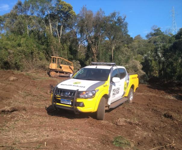 Em Pato Branco e Palmas, PM localiza foragido da justiça e descobre área desmatada