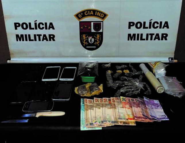 No Norte do estado, PM prende seis pessoas e apreende diversas porções de maconha após denúncia de tráfico de drogas