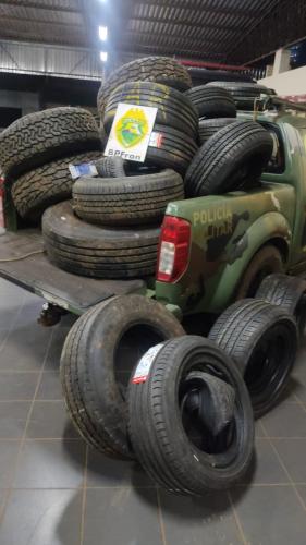 BPFron apreende diversos pneus contrabandeados em Guaíra (PR)