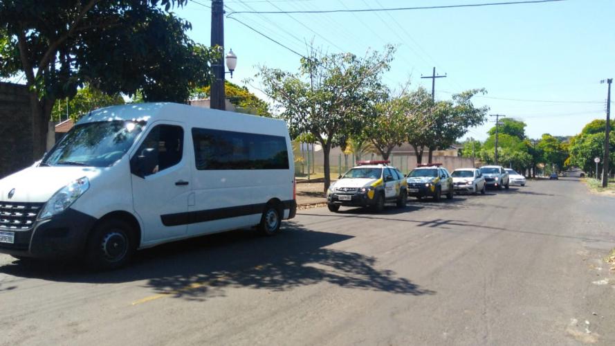 Na região Noroeste, PM apreende veículos com contrabandos