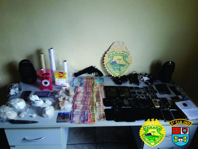 PM do Centro-Norte apreende arma de fogo e drogas em situações distintas