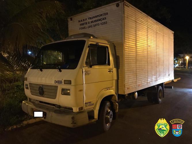 Em Maringá (PR), PM recupera caminhão roubado e encaminha adolescente