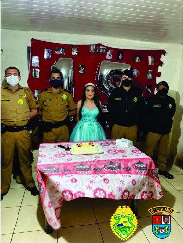 Policiais militares fazem surpresa para jovem no seu 15º aniversário no Norte do estado