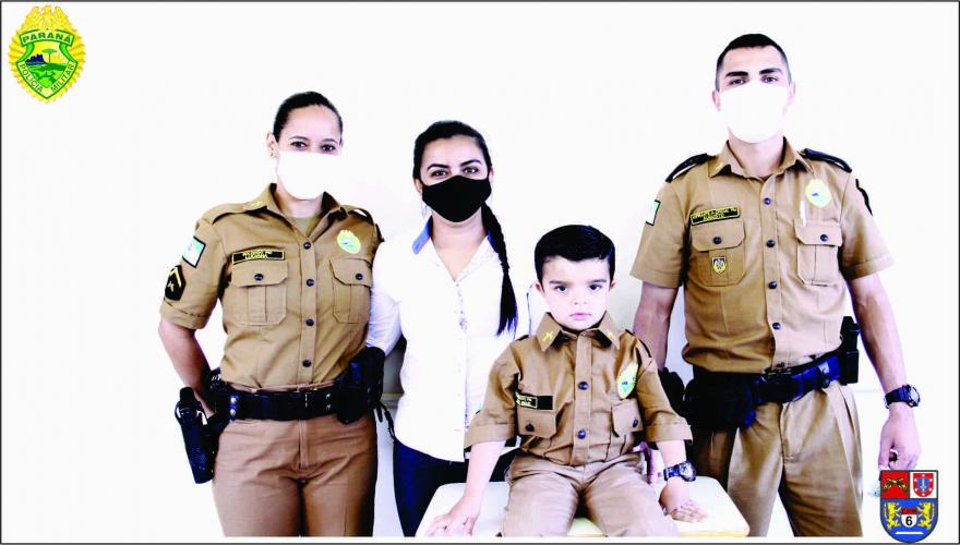 Unidade da PM de Ivaiporã (PR) recebe visita de pequeno fã da Corporação