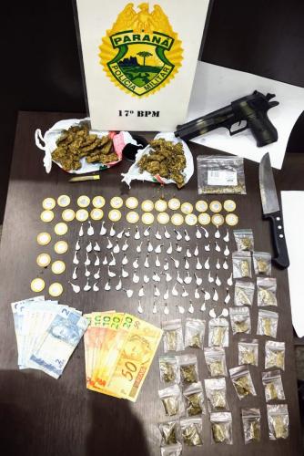 PM aborda casa ponto de tráfico e encaminha quatro envolvidos na RMC