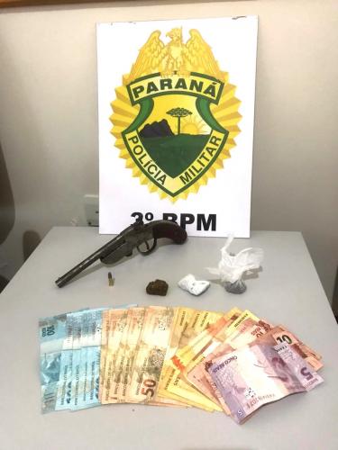 Homem acaba preso após fugir de abordagem da PM com garrucha e maconha em Coronel Vivida (PR)