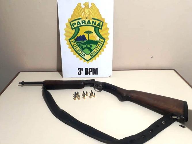 Em Clevelândia (PR), PM prende homem e apreende espingarda com 14 munições
