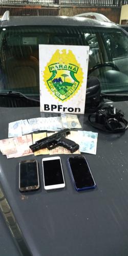 Dupla que roubou carro para ser usado no contrabando é presa pelo BPFron em Guaíra (PR)