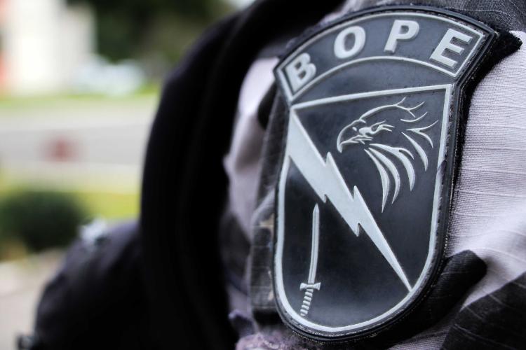 Equipe da RONE faz apreensão de drogas e prende duas pessoas no litoral do Estado durante Operação Sinergia