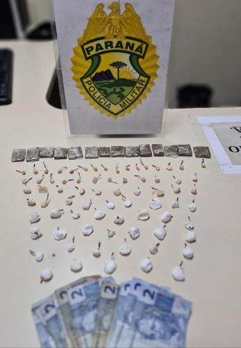 ROCAM apreende adolescente que tinha maconha, crack e cocaína prontos para venda no Parolin