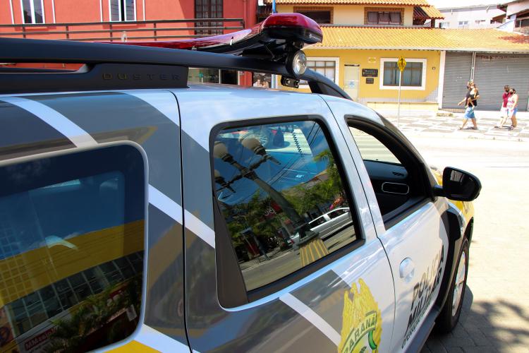 Autor de roubo é preso pela PM após ser reconhecido por seguranças em Matinhos (PR)
