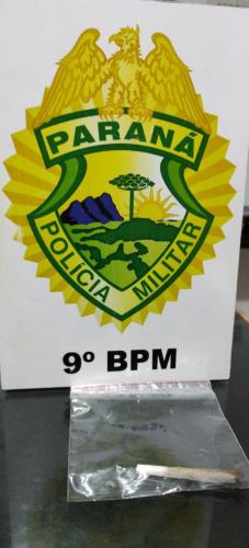 Equipes da PM com bikes apreendem maconha durante patrulhamento na Praia Mansa, em Matinhos