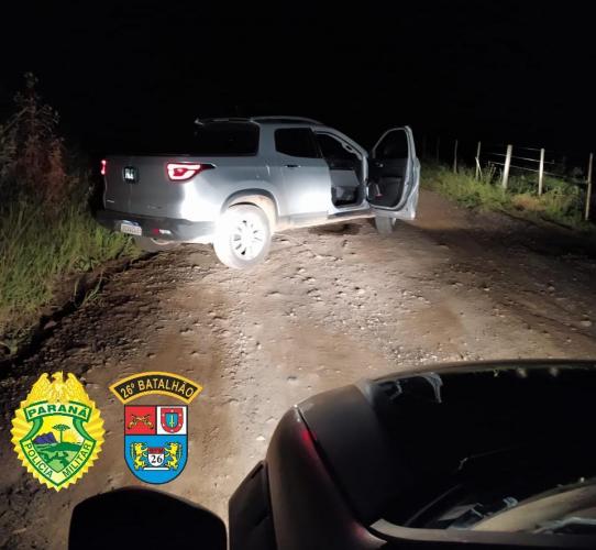 Policiais militares recuperam carro e arma de fogo roubados nos Campos Gerais