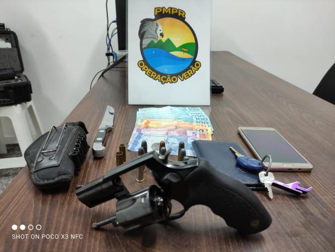 Homem atira na rua e acaba preso pela PM com revólver em Matinhos (PR)