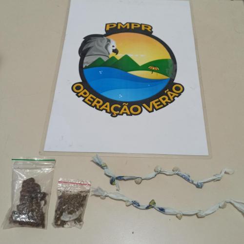 Em Pontal do Paraná (PR), PM prende dois homens e apreende 13 pedras de crack