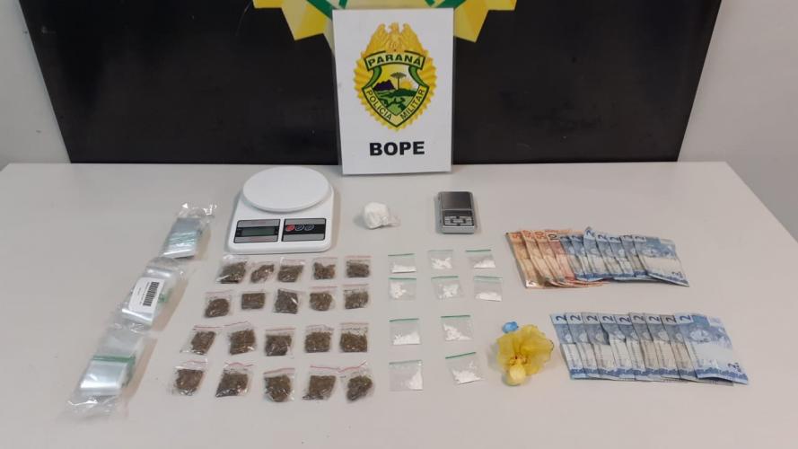 Na CIC, RONE prende dois homens e apreende 80 gramas de drogas, além de balanças de precisão