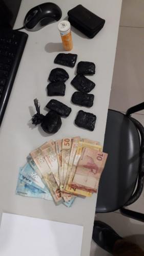 Em ações distintas, PM encaminha dois homens e apreende maconha, em Guaratuba, no Litoral