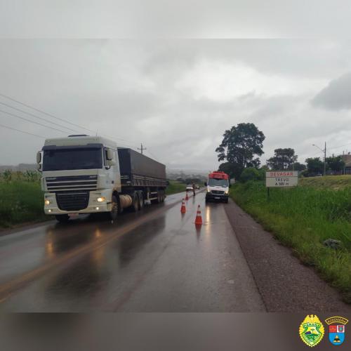 Policial Rodoviário socorre homem que desmaiou no meio da rua, em Toledo (PR)