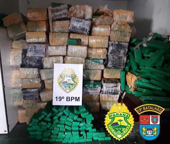 Mais de uma tonelada e meia de maconha  é apreendida pela PM em Santa Helena, no Oeste do estado