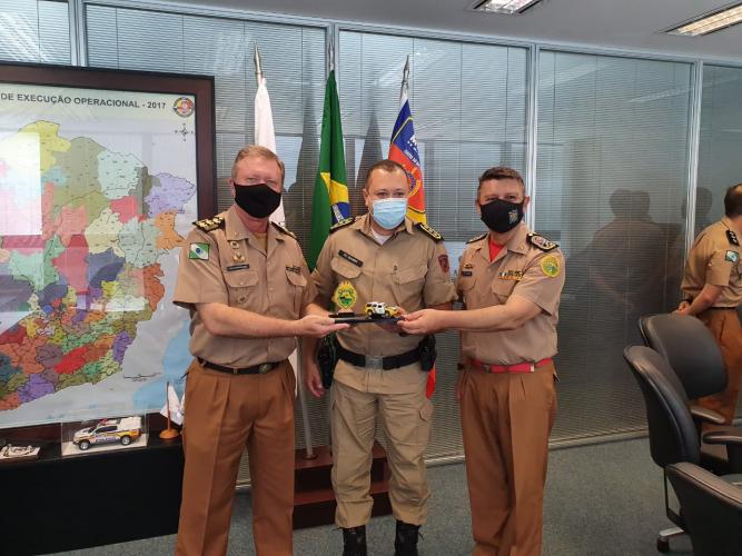 Comitiva liderada pelo Chefe do Estado Maior da PMPR visita PM de Minas Gerais