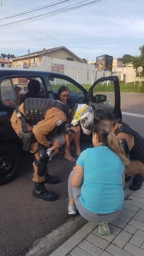 Bebê engasgada é salva por policiais militares de ROCAM em Curitiba