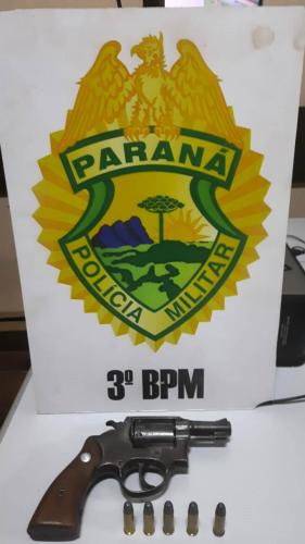 PM encerra festa em residência e prende dois homens no Sudoeste do Estado