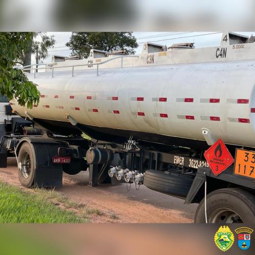 Carregamento de 20 mil litros de combustível ilegal é apreendido pela PM em Cruzeiro do Oeste (PR)