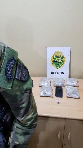 BPFron apreende mais de 1,1 quilo de maconha ao abordar ônibus em Cascavel (PR)