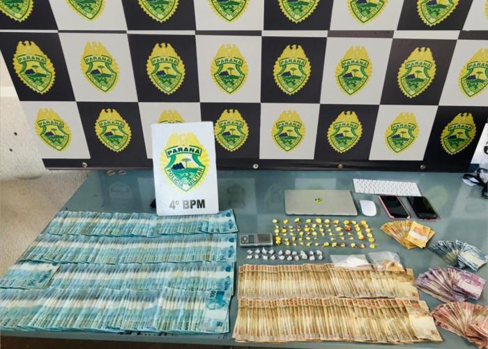 PM encaminha casal suspeito de tráfico, apreende drogas e mais de R$ 30 mil em Maringá (PR)