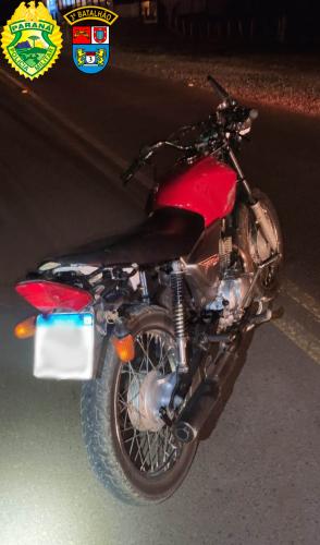 Jovem é encaminhado por pilotar motocicleta com placas alteradas e sem habilitação, em Pato Branco, no Sudoeste do Paraná