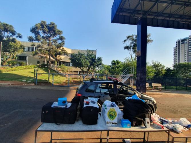 Policiais da fronteira apreendem R$ 25 mil em mercadoria contrabandeada na BR 277, no Oeste do Paraná