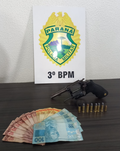 Denúncia auxilia PM a encaminhar dois suspeitos por porte ilegal de arma de fogo, em Palmas (PR)