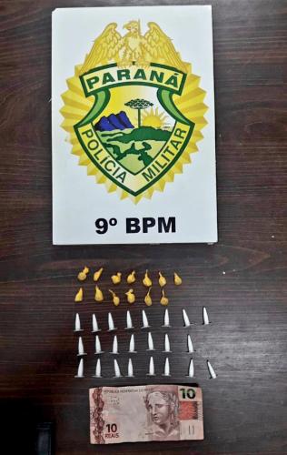 Homem é preso pela PM portando 36 porções de cocaína e crack em Matinhos (PR)