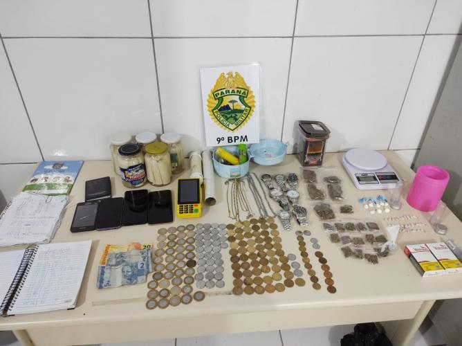 No Litoral do estado, PM prende dois homens e apreende 100 gramas de maconha e 42 porções de cocaína e crack