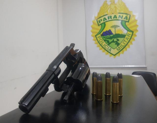 Na RMC, PM prende homem e apreende revólver após denúncia