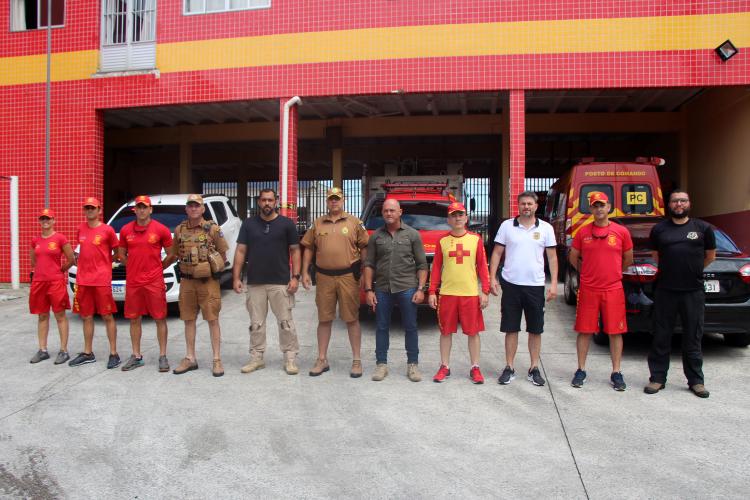 SESP visita forças de segurança no Verão Maior Paraná