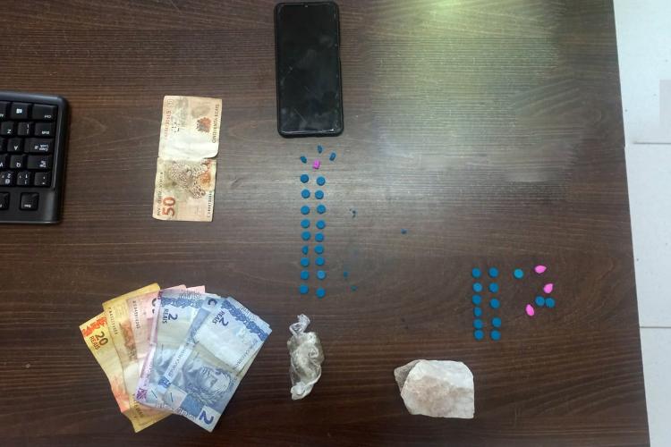 “Êxtase e maconha são apreendidos durante ação da PM em Matinhos (PR), no Litoral do estado”