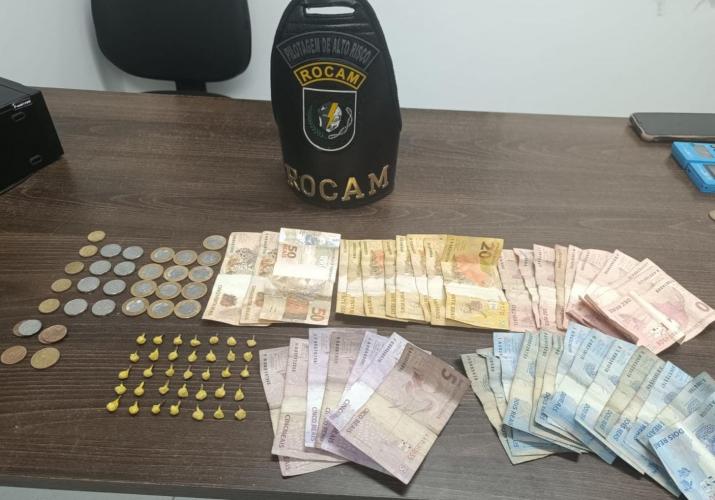 Ação Efetiva: Polícia Militar do Paraná Realiza Dupla Prisão por Tráfico na Mesma Localidade em Uma Única Noite no Município de Matinhos