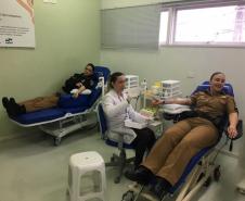 Militares estaduais de Ponta Grossa (PR) doam sangue em comemoração aos 165 anos da Corporação