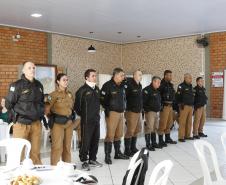 Batalhão da PM promove café da manhã e homenageia policiais militares em Ponta Grossa (PR)