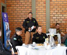 Batalhão da PM promove café da manhã e homenageia policiais militares em Ponta Grossa (PR)