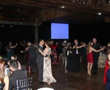 14ª edição do Baile de Gala de Pato Branco tem 700 convidados em comemoração aos 165 anos da Polícia Militar